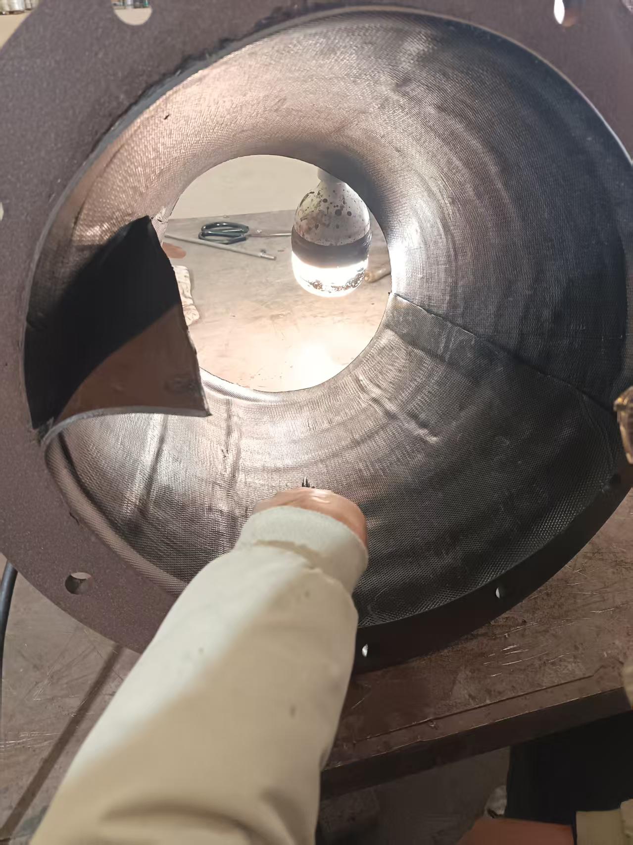 鹽酸儲罐襯膠，碳鋼管道襯膠，化工儲罐襯膠，儲罐襯膠