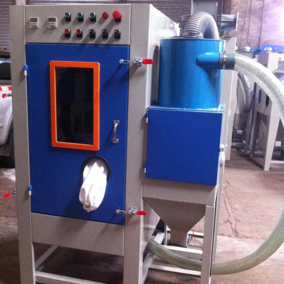 供應佛山小型所有金屬制品及非金屬制品表面痕跡消除滾藍式自動噴砂機