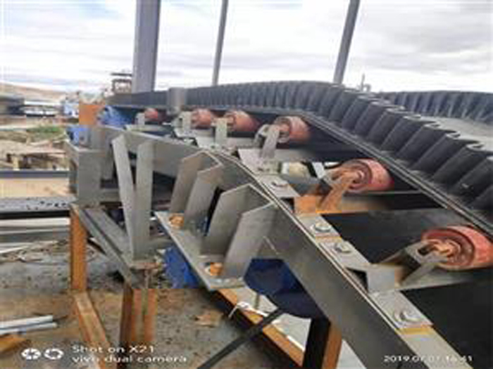 大傾角帶式輸送機簡介